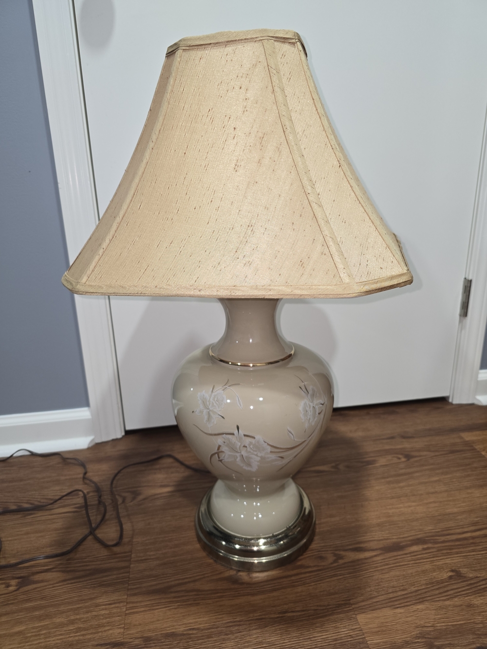 Vintage ceramic ginger jar-style base Lamp